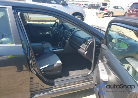 2014 Toyota Camry Se z USA, uszkodzony, nr VIN 4T1BF1FKXEU325157